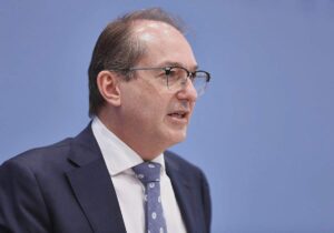 Dobrindts Cyber-Gegenwehr-Pläne stoßen auf Lob und Kritik