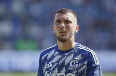 2. Bundesliga: Schalke gewinnt Topspiel - Arminia zerlegt KSC