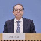 Dobrindt kündigt Offensive gegen hybride Angriffe an