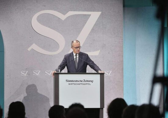 Merz will digitale Plattform für Einwanderung vorantreiben