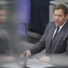 Haushaltswoche startet - Klingbeil warnt vor Selbstzufriedenheit