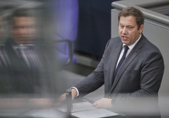 Haushaltswoche startet - Klingbeil warnt vor Selbstzufriedenheit