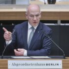 Wegner will Gesetz zu Volksbefragungen bis zur Berlin-Wahl