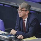 Weimer übergibt WMG-Firmenanteile an Treuhänder