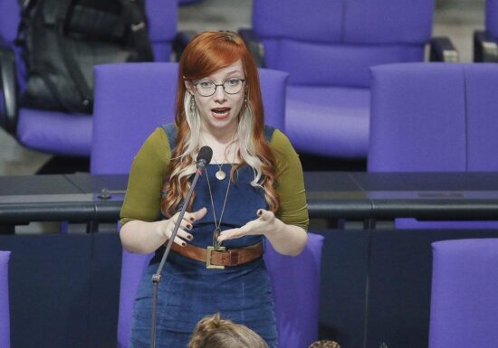 Gewalt gegen Frauen: Linke fordert mehr Schutz für Betroffene