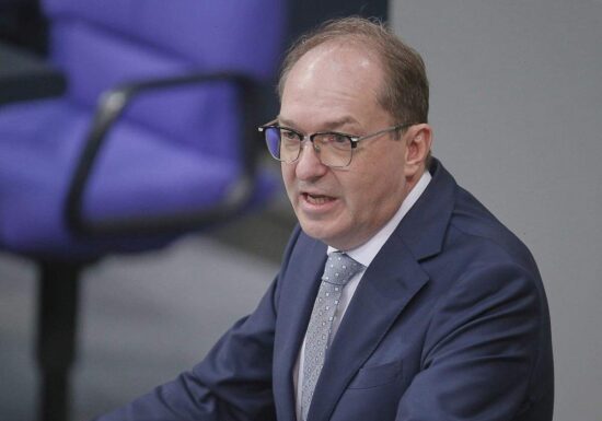 Dobrindt erwartet Hinwendung der AfD-Jugend zum Extremismus