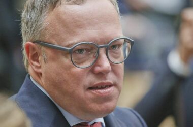 Voigt drängt auf Ende des Waffenembargos gegen Israel