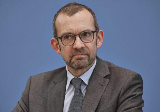 Verteidigungsausschuss-Chef warnt vor AfD-Spionage für Russland