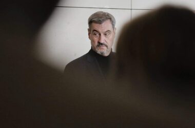 Söder will E-Auto-Förderung auf Hybrid-Autos ausdehnen