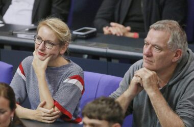 Linken-Chefs wollen Kriegsdienstverweigerern helfen