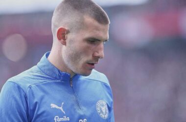 2. Bundesliga: Kaiserslautern schlägt Kiel in Überzahl deutlich