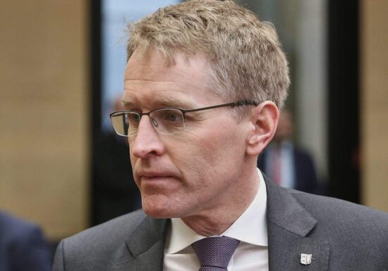 Größere Kabinettsumbildung in Schleswig-Holstein