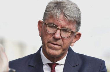 Kulturstaatsminister besorgt über Lage der Demokratie