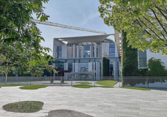 JU will Kanzleramtsneubau stoppen und Ministerien streichen