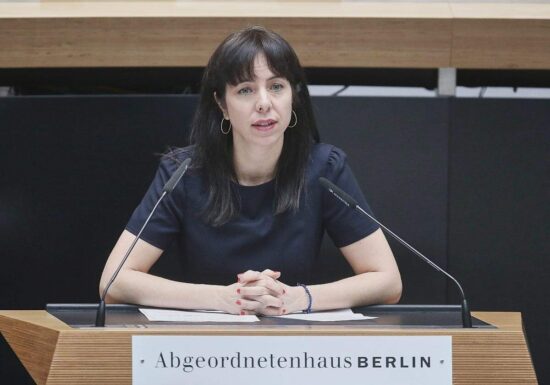 Linke kürt Eralp zur Spitzenkandidatin für Berlin-Wahl