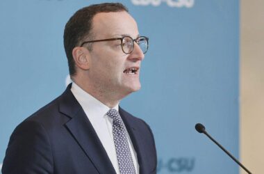 Spahn wirft Berliner Linken Antisemitismus vor