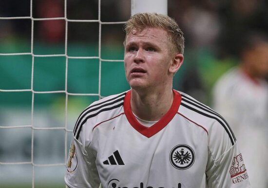 Bundesliga: Eintracht trotzt Kölner Blitzstart und Schlussoffensive