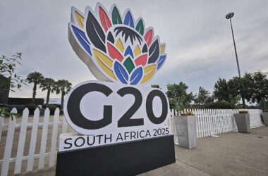 Trump will Südafrika nicht zu G20 einladen und stoppt Gelder