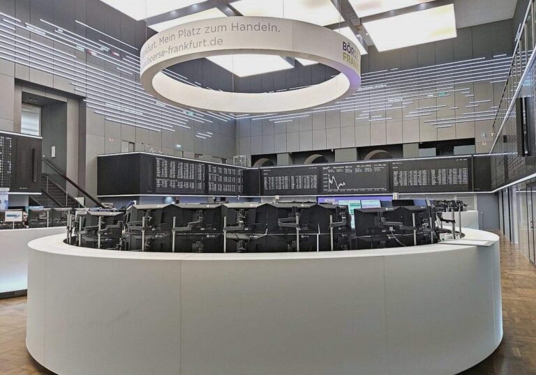 Dax am Mittag weiter deutlich im Plus - KI-Euphorie bei Infineon