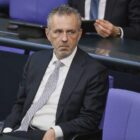 Regierung drängt Industrie zu Investitionen in KI in Deutschland