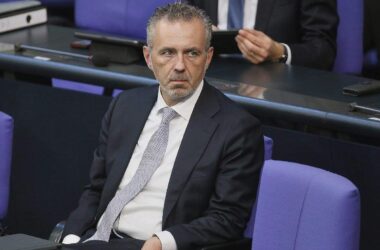 Regierung drängt Industrie zu Investitionen in KI in Deutschland