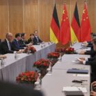 Bundesregierung: Merz-Li-Treffen beim G20-Gipfel war "konstruktiv"