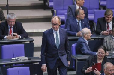 Insa: Union verkürzt Abstand auf AfD