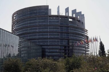 EVP und Rechte stimmen für Abschwächung von EU-Lieferkettengesetz