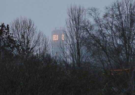 Bahn-Chefin erwartet viele unpünktliche Züge und mehr Baustellen