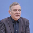 Van Aken wirft Merz Kolonialdenken vor