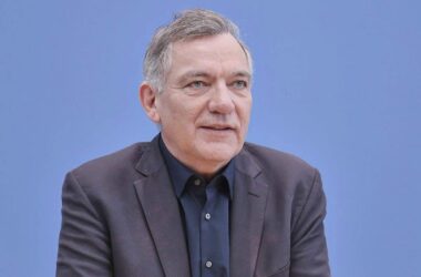 Van Aken wirft Merz Kolonialdenken vor