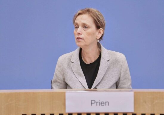 Familienministerin bei Alter für Social-Media-Verbot gesprächsbereit