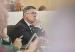 Rhein hält Minderheitsregierungen in Zukunft für realistisch