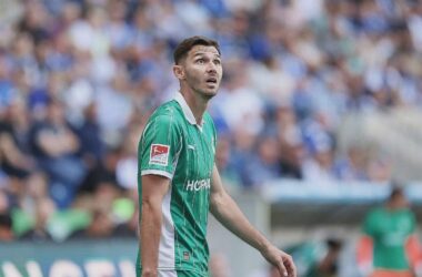 2. Bundesliga: Paderborn schlägt Fürth - Platz 1