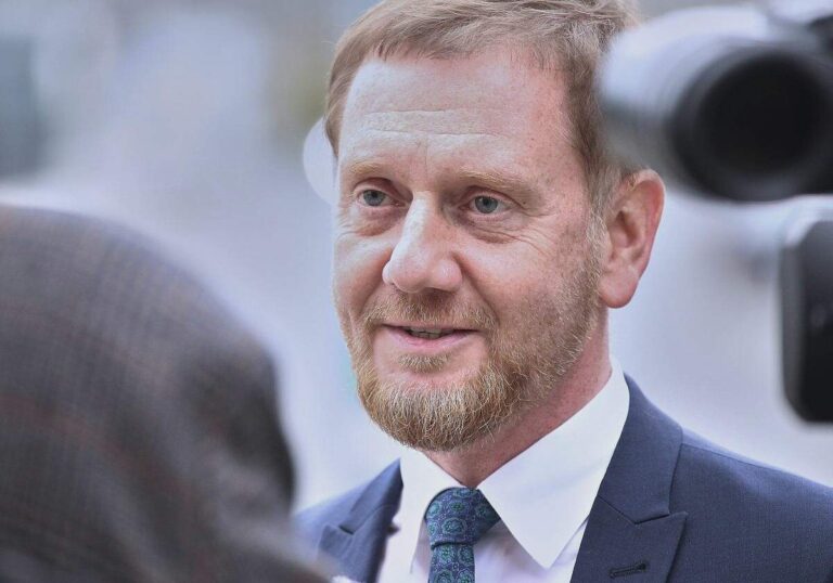 Kretschmer: Kein Krankengeld für "die ersten ein oder zwei Tage"