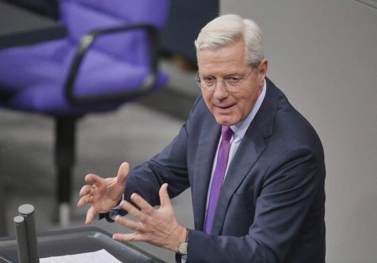 Röttgen: Europa muss Ukraine ohne US-Unterstützung helfen