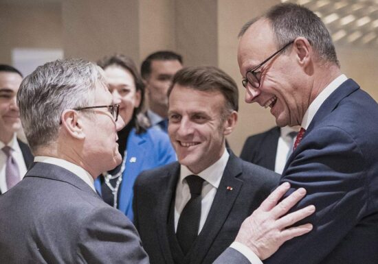 Merz plaudert mit Starmer und Macron beim Abendessen