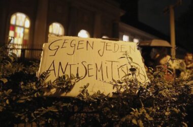 Staatssekretär warnt vor hoher Gefährdungslage für Juden