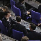 Nach Renten-Beschluss Rufe nach tiefgreifenden Reformen