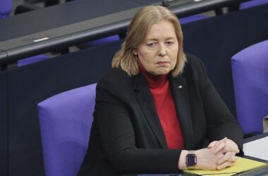 Bas sieht in Annahme des Rentenpakets "gutes Signal"