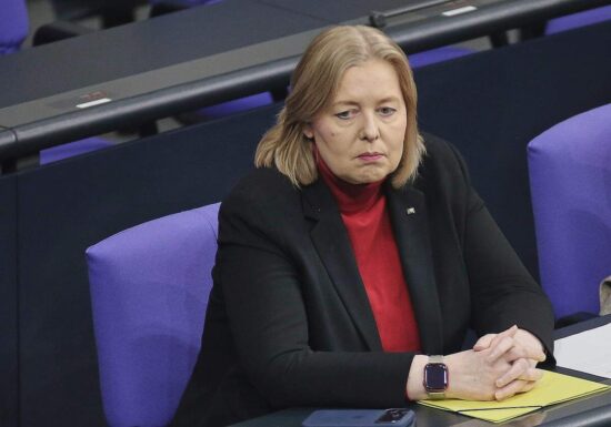 Bas sieht in Annahme des Rentenpakets "gutes Signal"