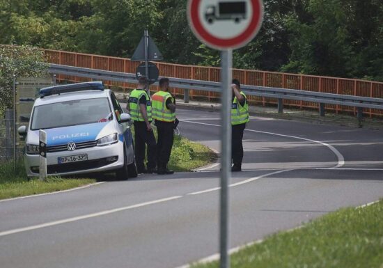 Merz sieht Schritt zu möglichem Ende der Grenzkontrollen