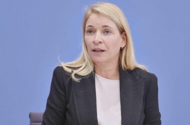 Bahn-Chefin will Topmanagement halbieren