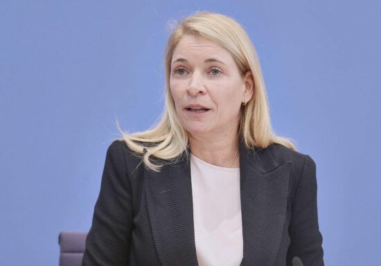 Bahn-Chefin will Topmanagement halbieren