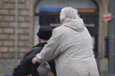 SPD-Generalsekretär schlägt soziale Staffelung für Rente vor