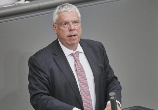 Hardt hält schnellen Frieden in Ukraine für unwahrscheinlich