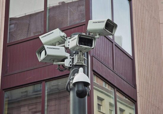 Özdemir fordert Sicherheitskonzept für "unsichere Orte"