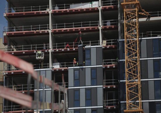 Deutlich mehr Baugenehmigungen für Wohnungen im Oktober