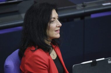 Meyer Werft erhält Großauftrag - Reiche spricht von "Durchbruch"