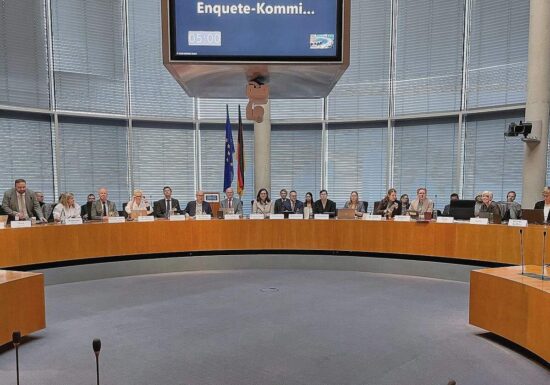 Drosten in Enquete-Kommission: "Es gibt keine deutsche Pandemie"